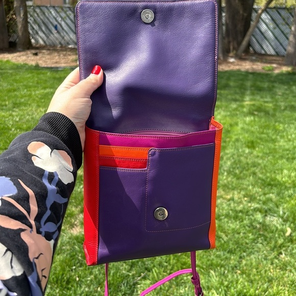 MyWalit | Pink on the Run Genuine Italian Leather Crossbody - Picture 3 of 14